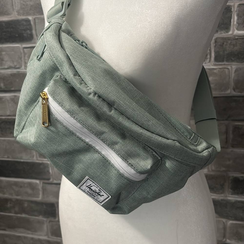 Herschel Supply Company Mint Belt Bag - Picture 2 of 6